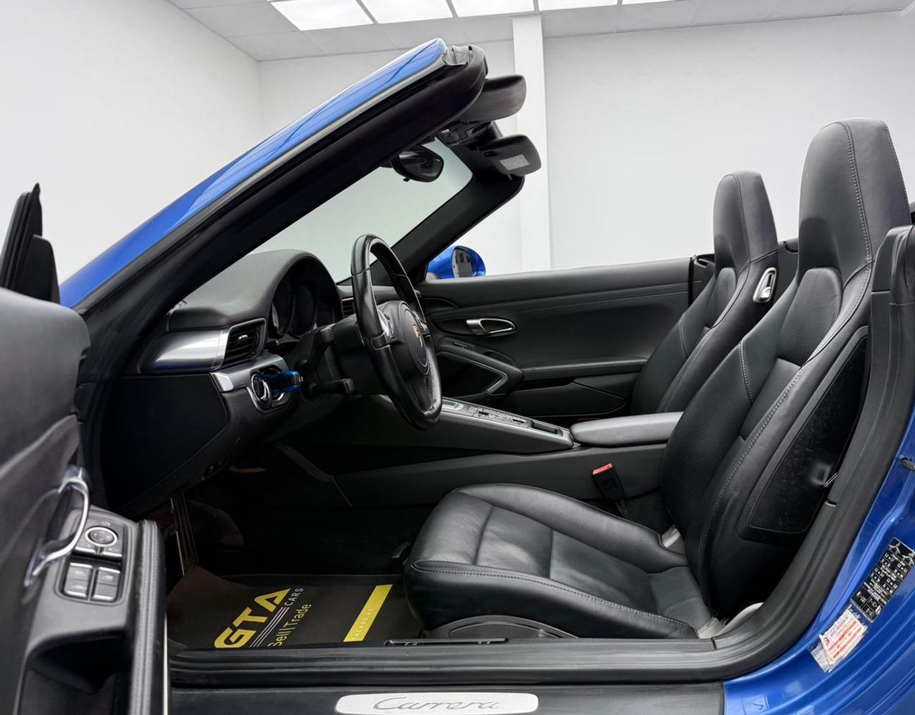 Porsche 911 Carrera 3.4L Convertible 2015 Porsche 911 Carrera, Service History, Excellent Condition, GCC