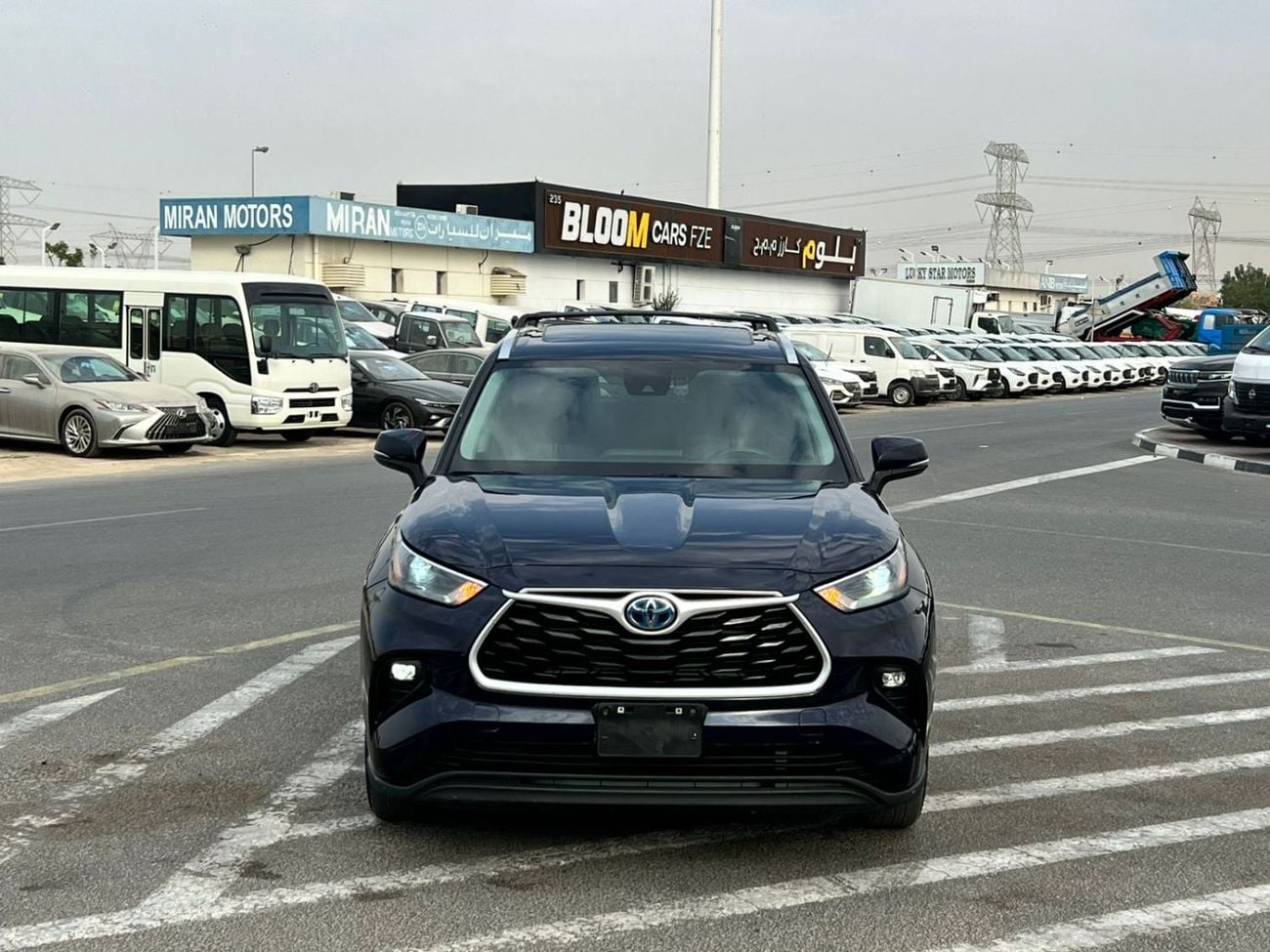 Toyota Highlander 2023 Toyota Highlander Hybrid XLE  Full Option - 2.5L V4 - Sunroof - Rear Camera & Radar Leather Sea