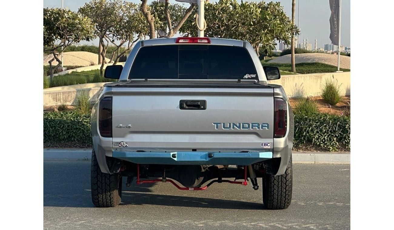 Toyota Tundra Crewmax SR5 5.7L