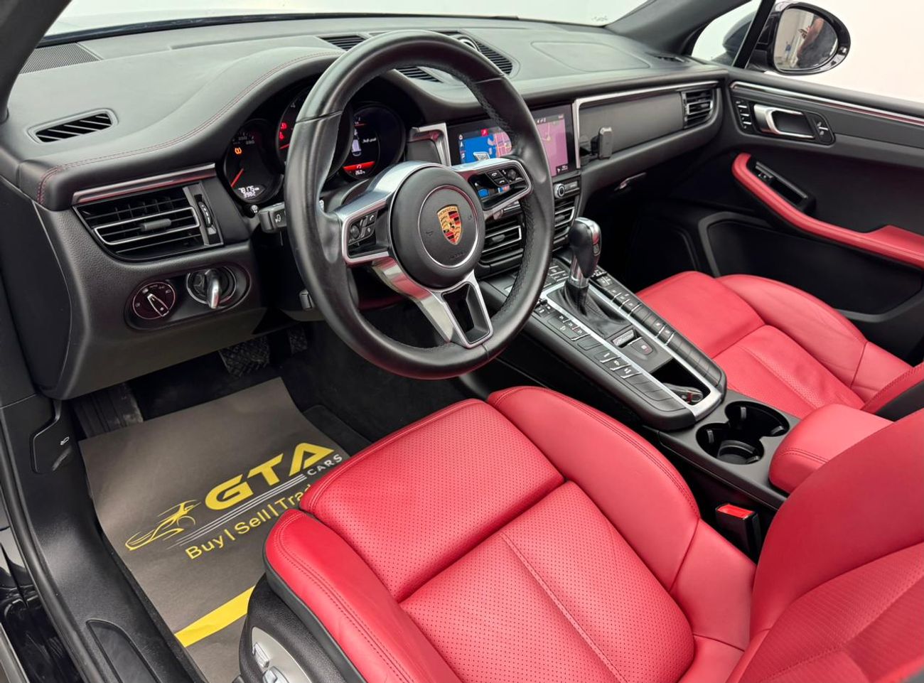 بورش ماكان Std 2.0L (252 HP) 2020 Porsche Macan, 1 Year Warranty, Porsche Service History, GCC