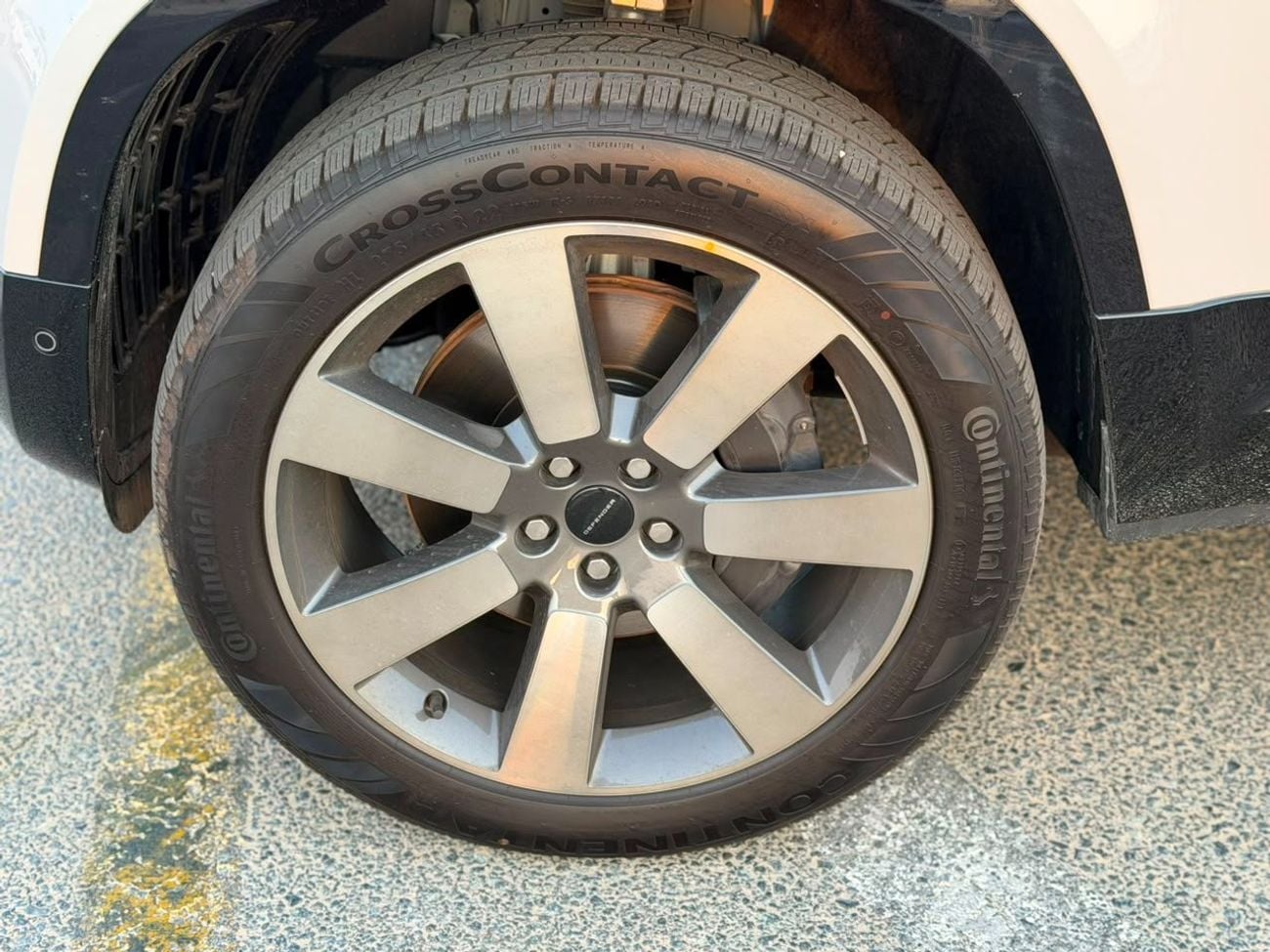 لاند روفر ديفندر 110 HSE P400