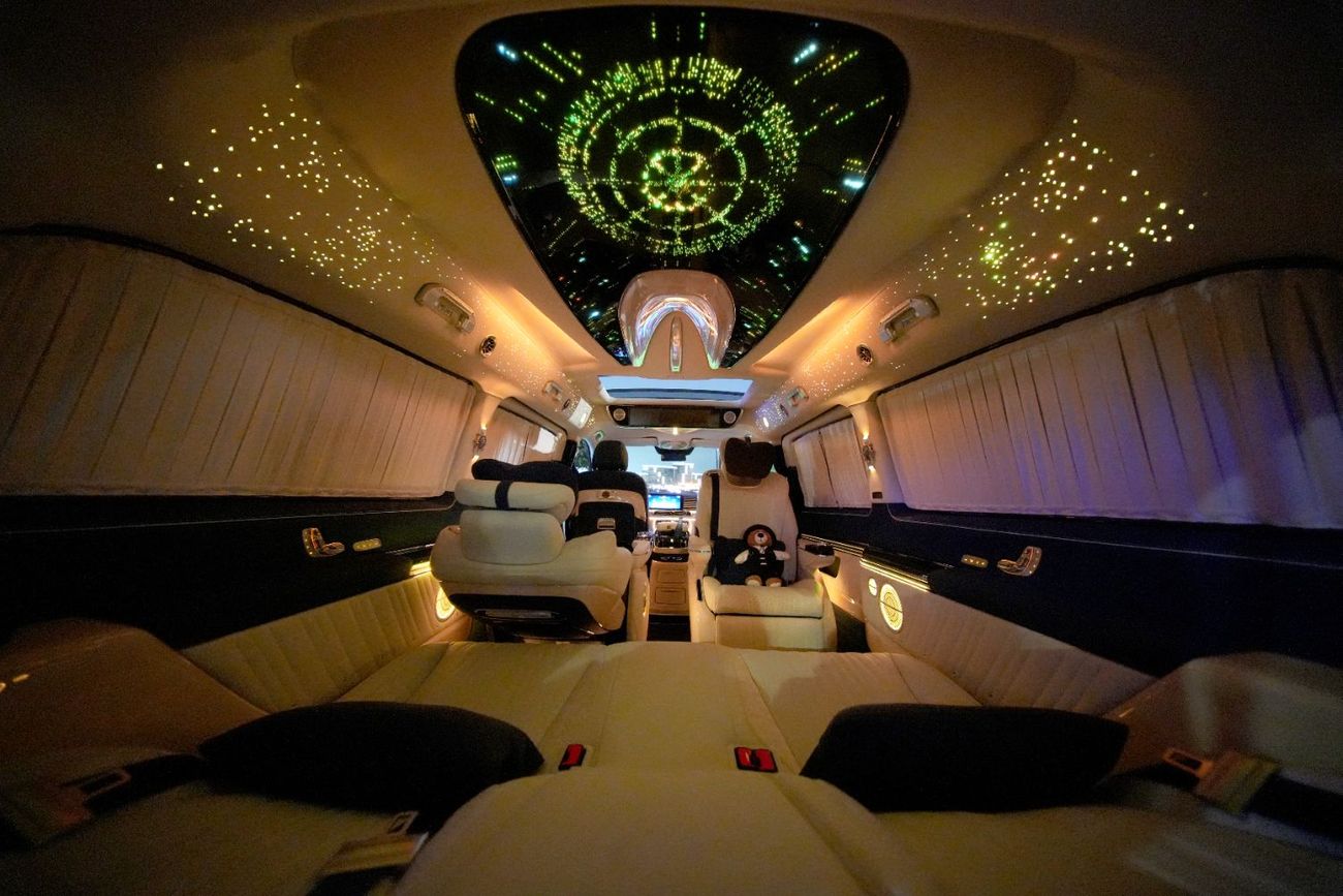 Mercedes-Benz V 300 1 of 28 Magellan Edition | 2 Year Interior Warranty