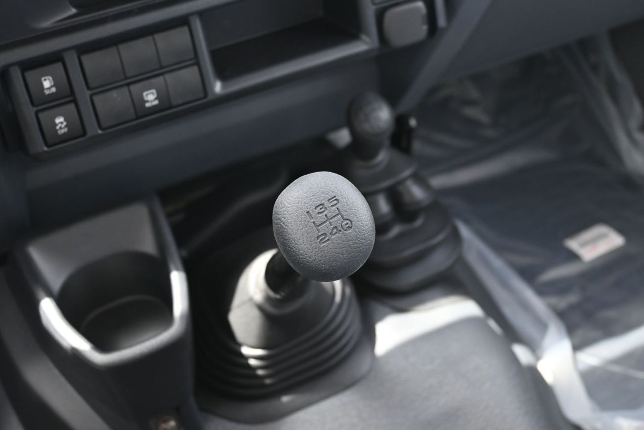 Toyota Land Cruiser 70 SWB 4.0L 4WD Toyota Land Cruiser 70 Series HardTop Manual 4.0L V6, Petrol, 4WD