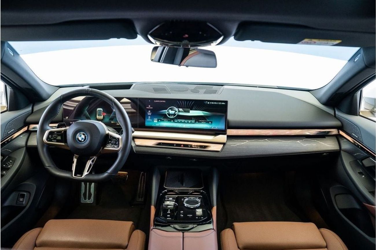 BMW i5 EDRIVE