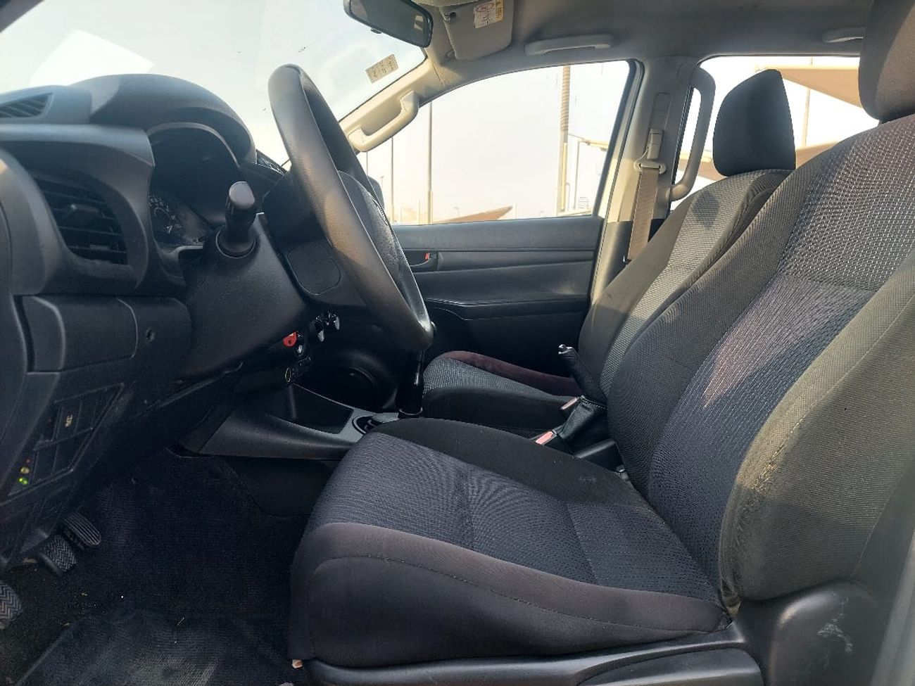 Toyota Hilux DC 2.4L 4WD DIESEL MANUAL TRANSMISSION