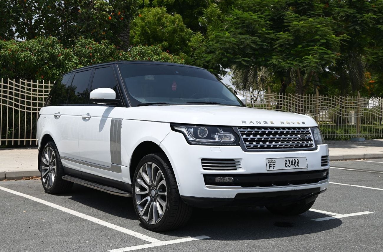 لاند روفر رينج روفر AUTOBIOGRAPHY -  AGENCY MAINTAINED - ACCIDENT FREE - RANGE ROVER SUPERCHARGED 2015 - GCC - WELL MAINTANED
