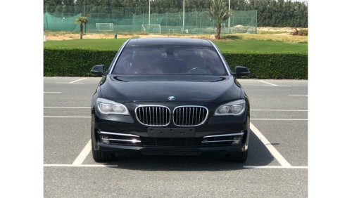 BMW 740 Exclusive MODEL 2015 GCC CAR PERFECT CONDITION INSIDE AND OUTSIDE FULL OPTION SUN ROOF LEATHER SEATS