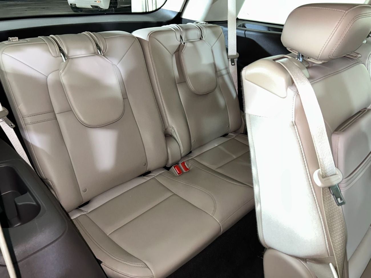 Lincoln Aviator STD 3.0L AVI122 / AL TAYER MOTORS /AL QOUZ SHOWROOM