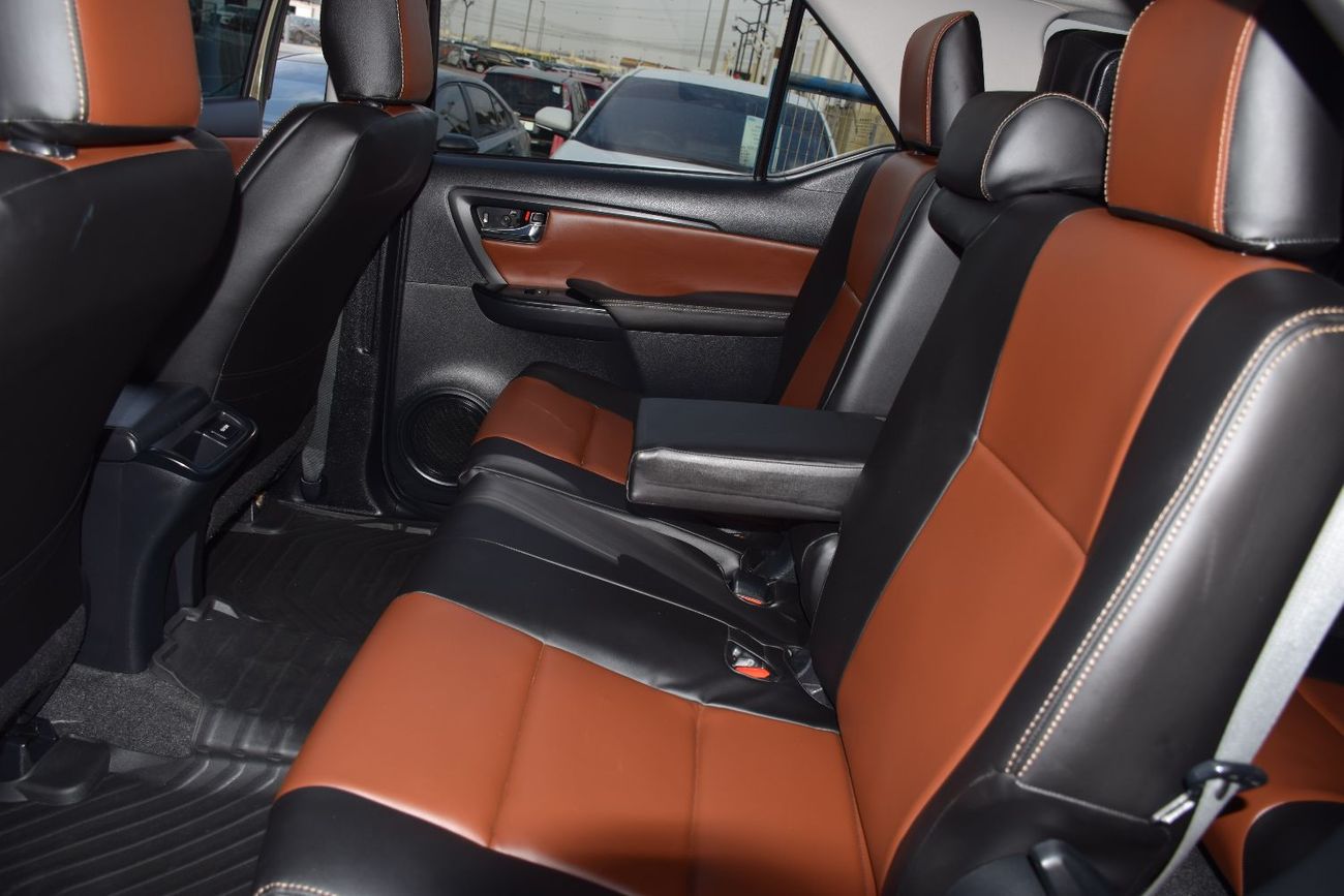 تويوتا فورتونر VX2 4X4 Diesel 2.8L