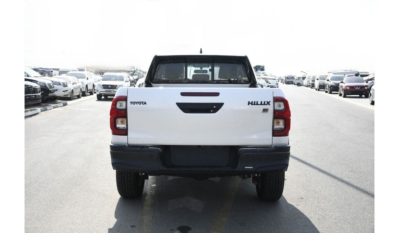 تويوتا هيلوكس GR Sport with Wireless Charger