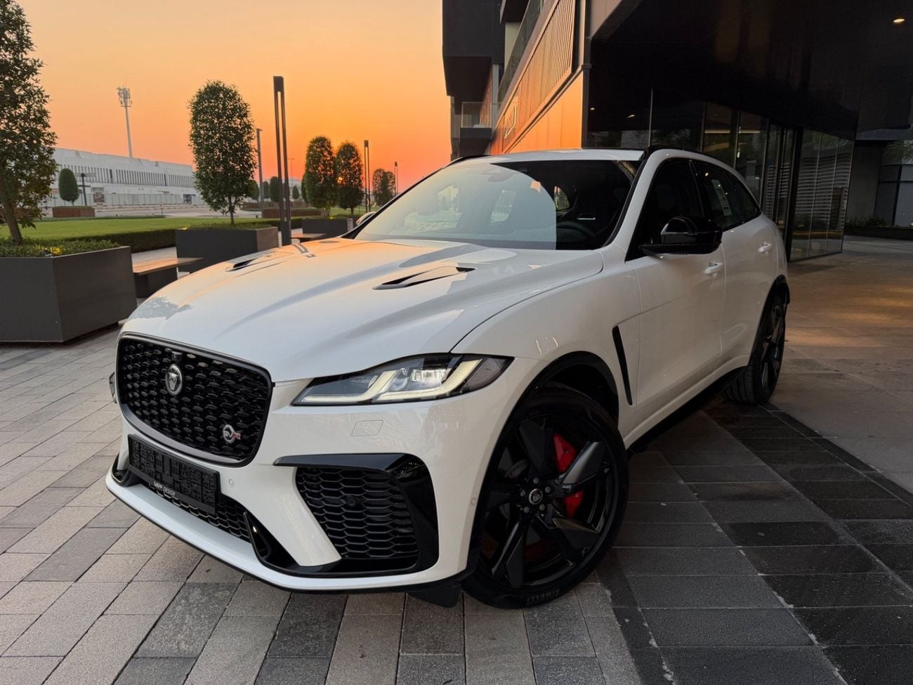 جاكوار F بيس SVR | 2024 | Brand New | GCC Specs | AlTayer warranty till 2031