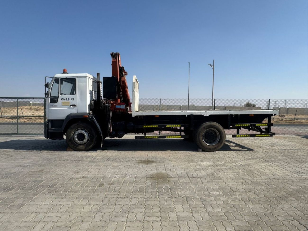 MAN TGM 18.240 MAN 18220  MODEL 2006 LONG CHASSIS 4X2 WITH CRANE 5 TONS