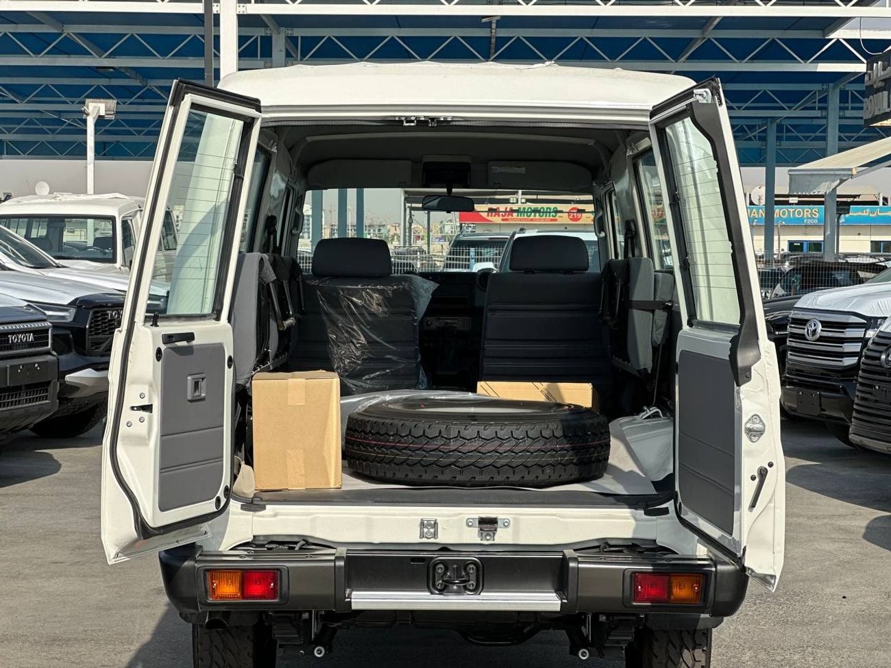 Toyota Land Cruiser 70 LC 78 HARDTOP 2.8L AT Hardtop LC78 2.8L DSL A/T // 2026 // STD Option With Manual Window // Special