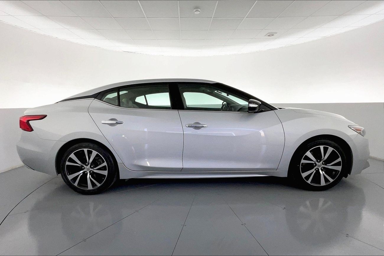 Nissan Maxima SV
