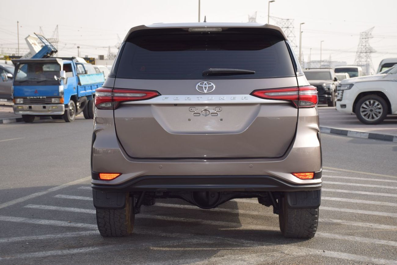 Toyota Fortuner VX2 plus 4X4 Diesel 2.8L