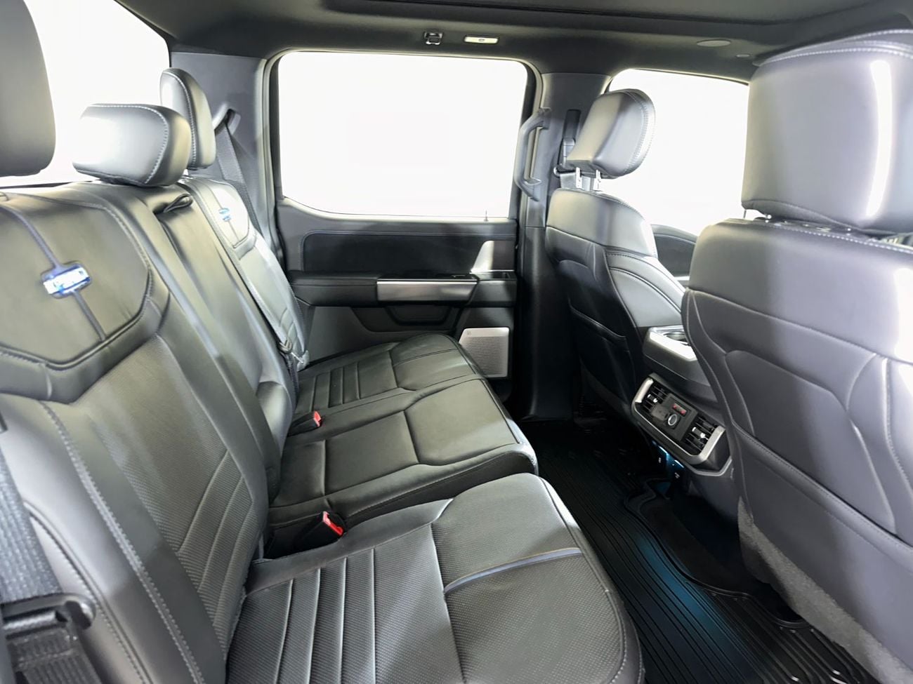 فورد F 150 PLATINUM /1825 /AL TAYER MOTORS/AL QOUZ SHOWROOM