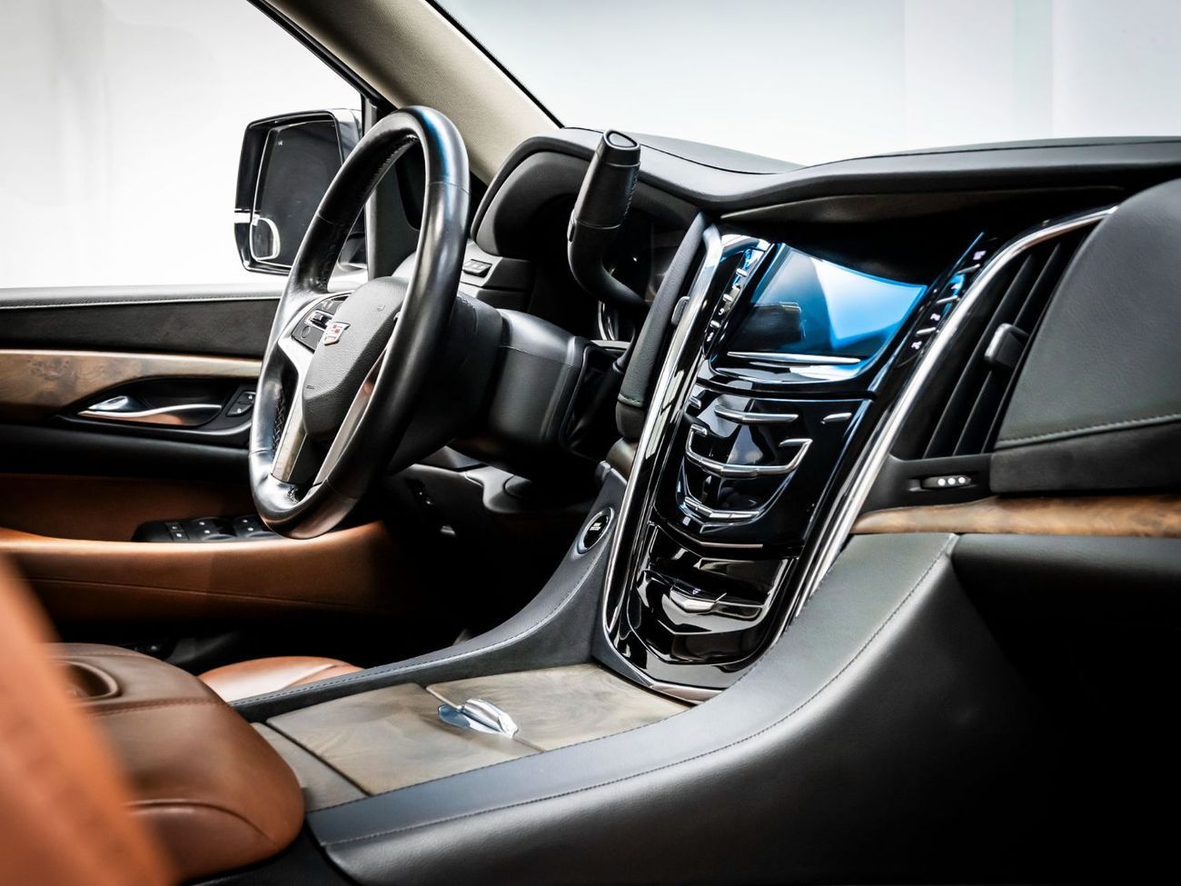 Cadillac Escalade Std 6.2L 2017 Cadillac Escalade, 1 Year Warranty, Full Service History, Low KMs, GCC