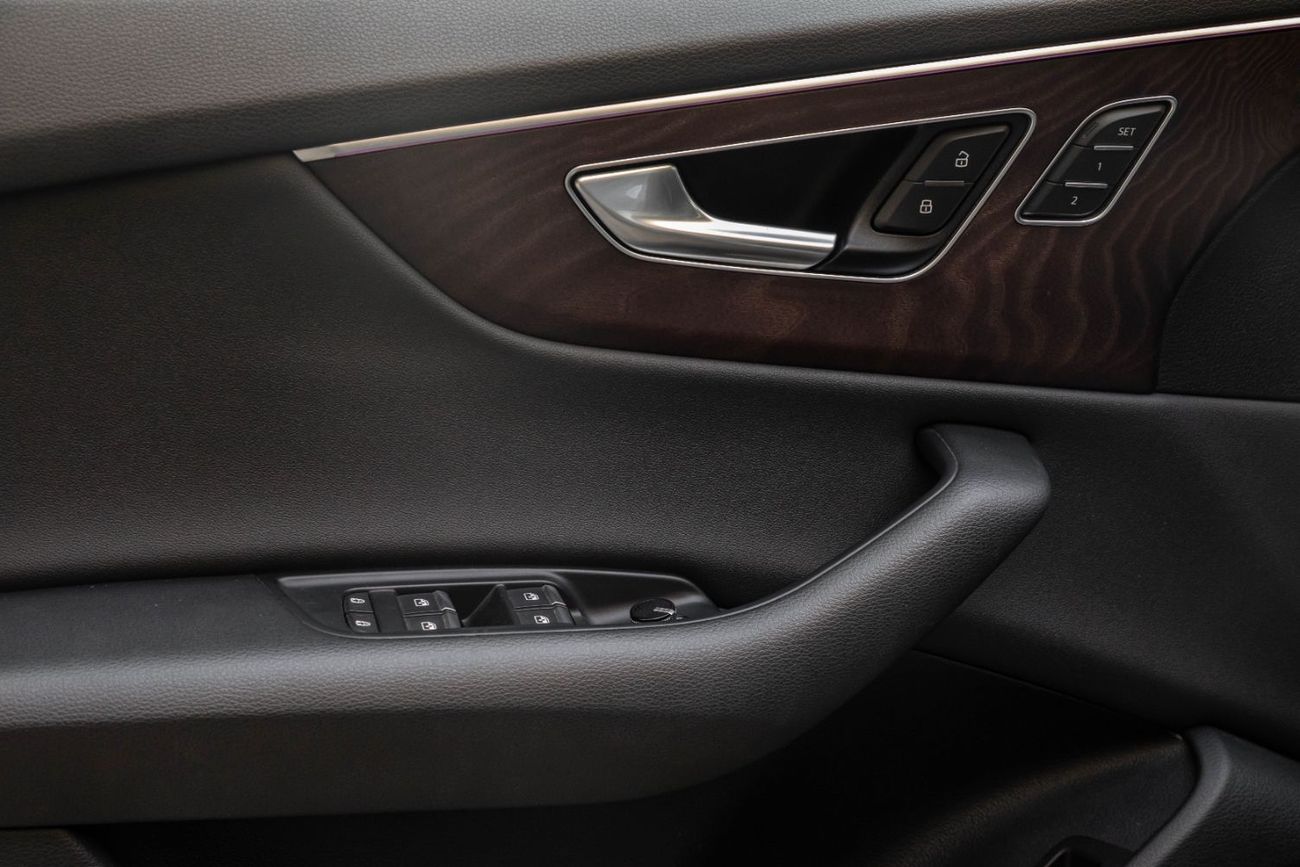 أودي Q8 55 TFSI S-Line | 3,035 P.M  | 0% Downpayment |