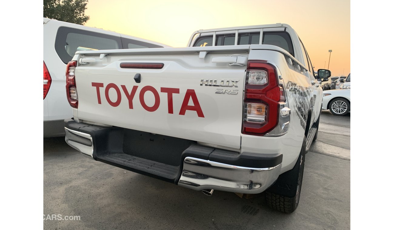 Toyota Hilux SR5 2021 G.C.C PETROL WOOD - CAMERA