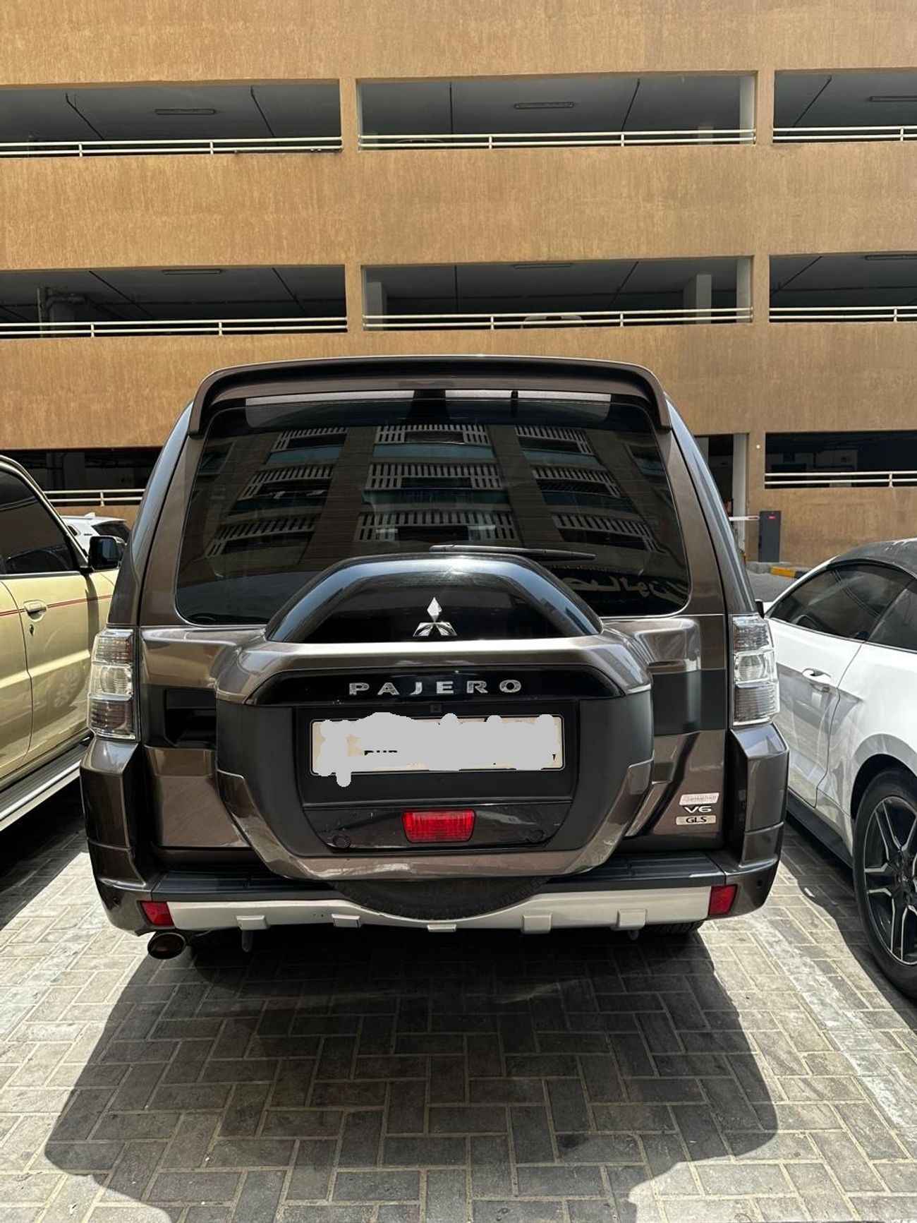 Mitsubishi Pajero GLS MIDLINE