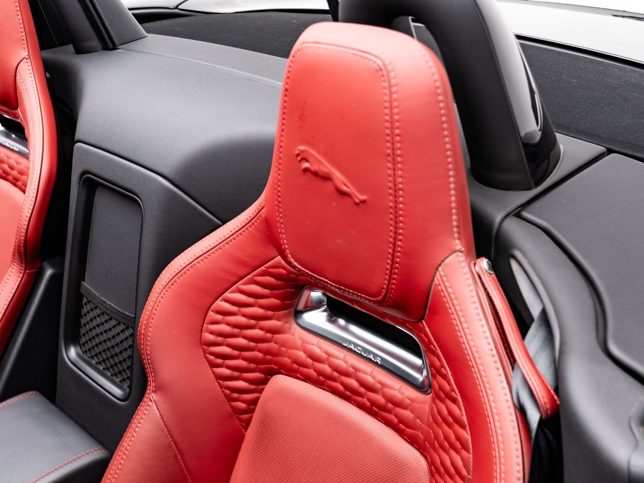 جاكوار F Type R-Dynamic 3.0L (377 HP) Convertible