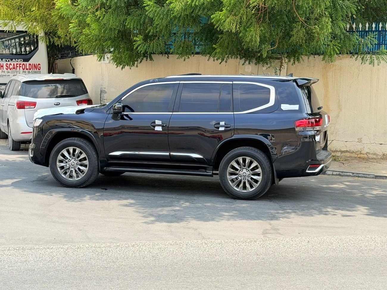 تويوتا لاند كروزر Toyota landcuriser GXR V8 2016 sunroof facelifted 2025 petrol 2016 V8 sunroof 4.6 petrol