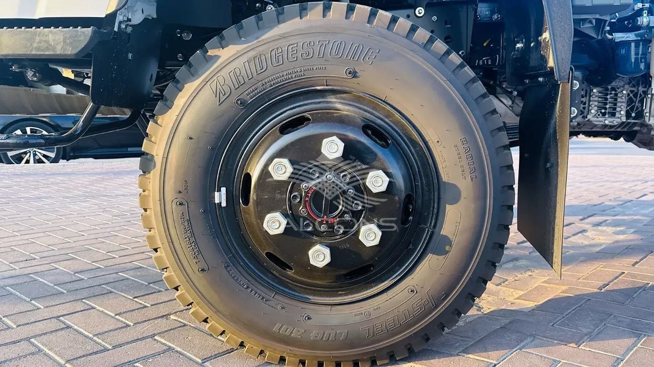 Isuzu NPS ISUZU NPS 71H 4.6L CHASSIS 4X4 MT