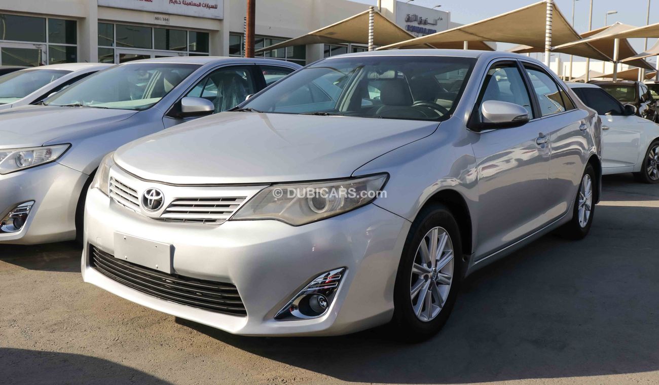 Used Toyota Camry 2014 for sale in Dubai 265814