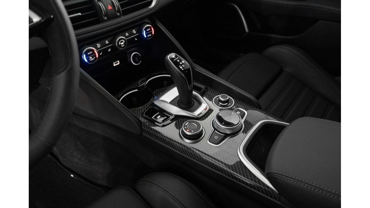 ألفا روميو جوليا 2023 Alfa Romeo Giulia Quadrifoglio / Highest option available / 5 Year Alfa Romeo Warranty & Servic