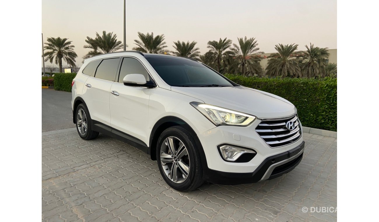 Hyundai Santa Fe 2015 3,5 fUll GCCvery good car km 165,831 AED 43,000