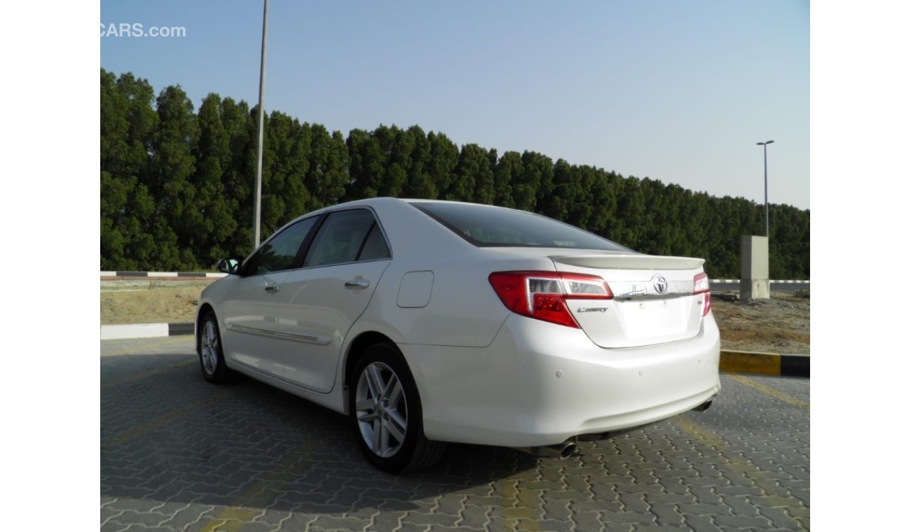 Toyota Camry 2015 SE+ REF#695