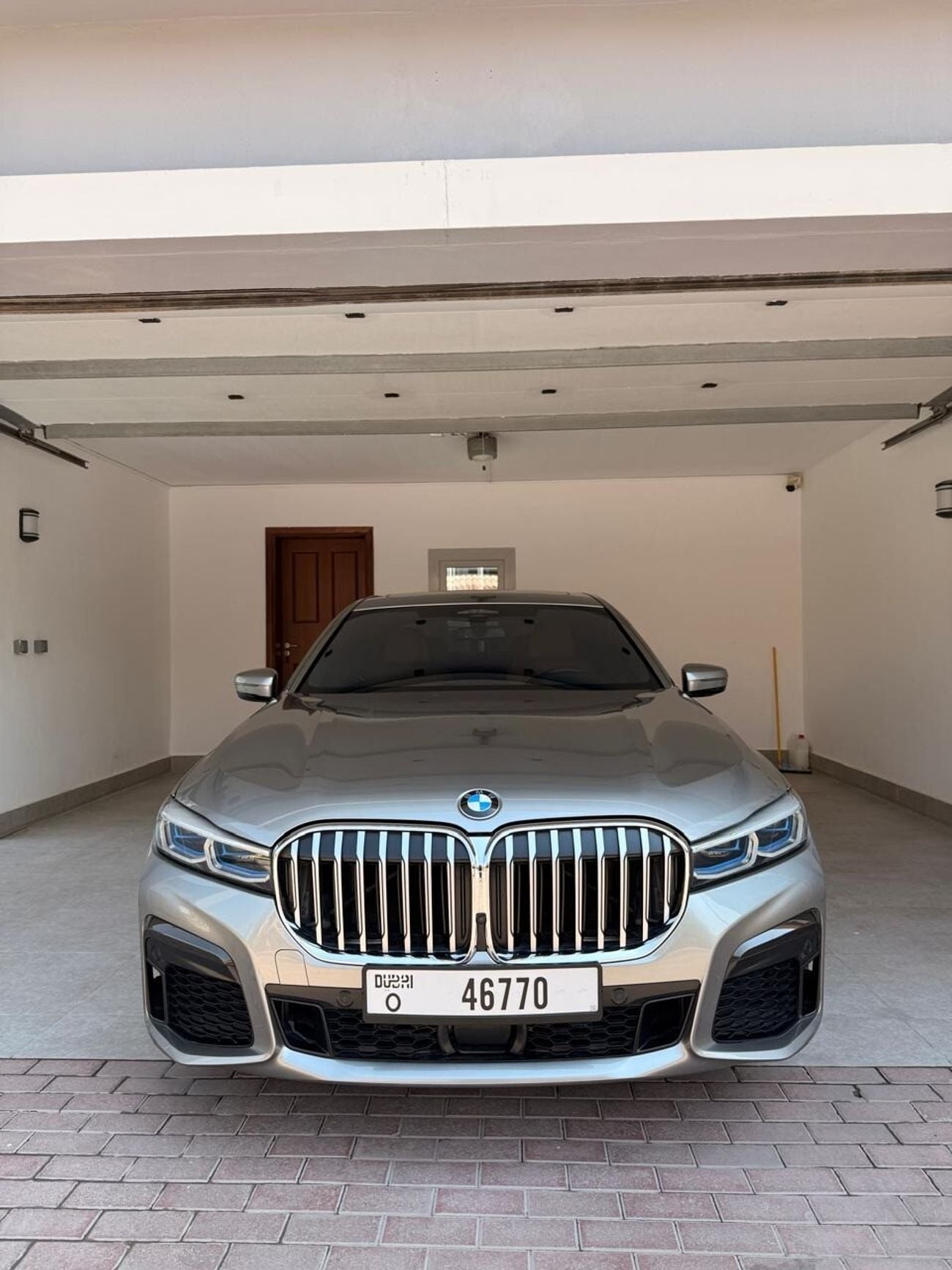 بي أم دبليو 750Li إكس درايف إم سبورت FULL WARRANTY + SERVICE PACKAGE UNTIL Nov'2027