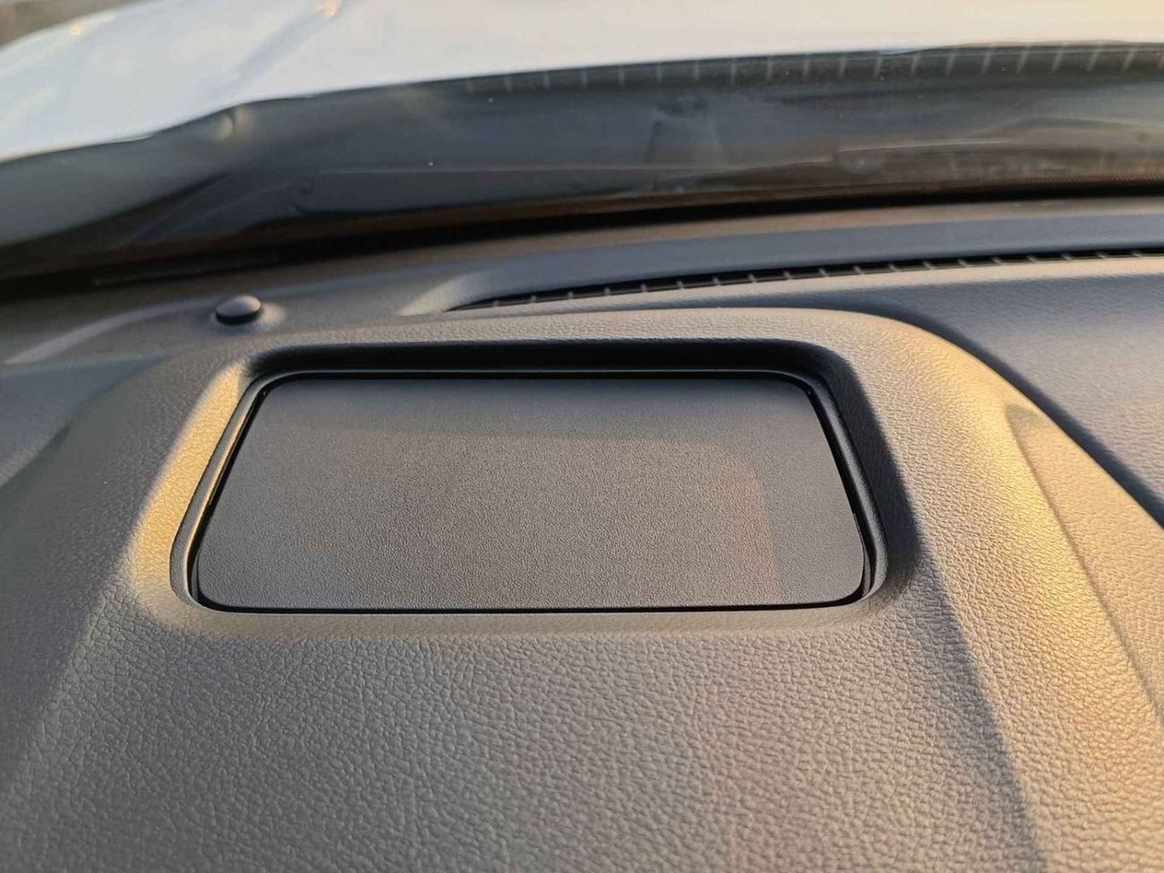 سوزوكي جراند فيتارا GLX / HYBRID / DOUBLE TONE / 1.5L V4 /  "9" DISPLAY / 360* CAMERA / HEADUP DISPLAY (CODE # GVHB4X2F)