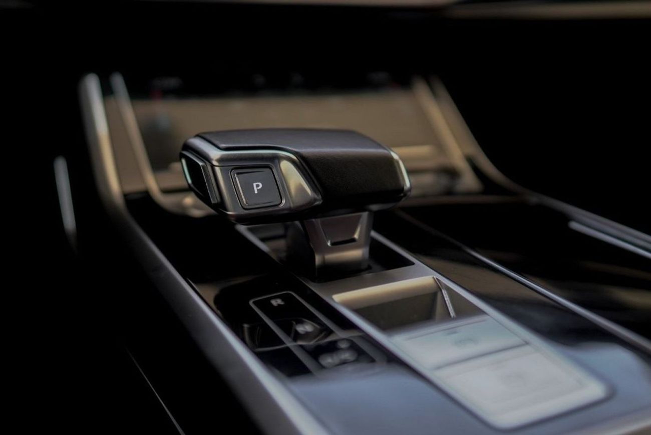 أودي Q8 55 TFSI quattro S-لاين