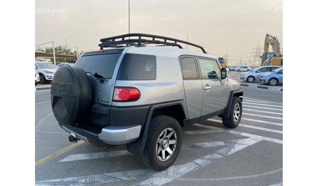 تويوتا إف جي كروزر 2010 TOYOTA FJ CRUISER WITH LEATHER SEAT