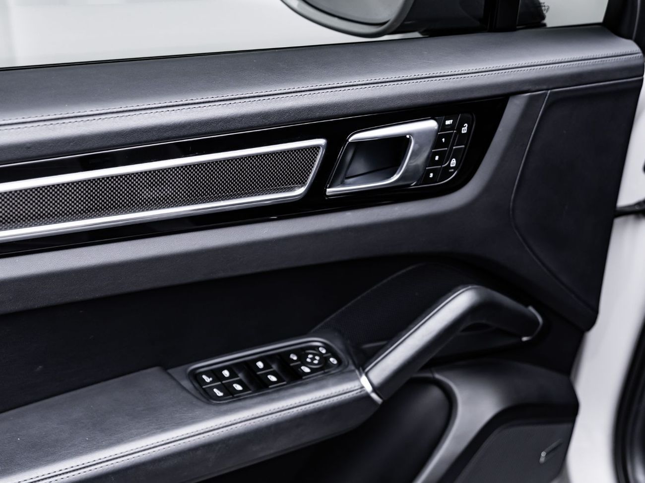 بورش كايان GTS Coupe