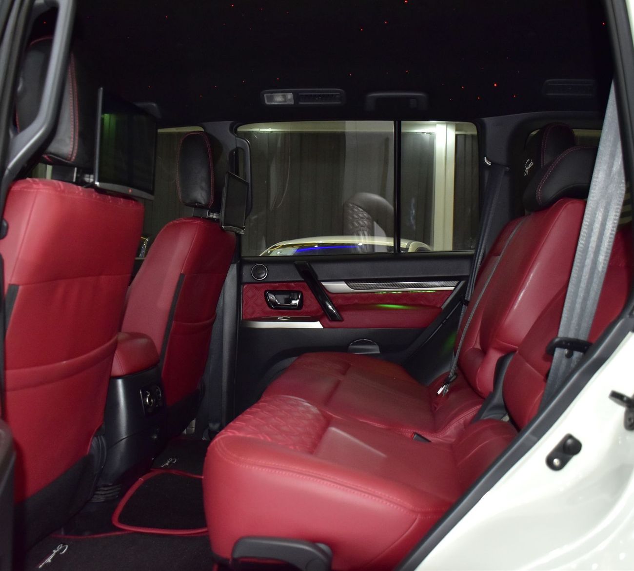 Mitsubishi Pajero Sport EXCELLENT DEAL for our Mitsubishi Pajero Signature Edition GLS 3.8 ( 2020 Model ) in White / Black C