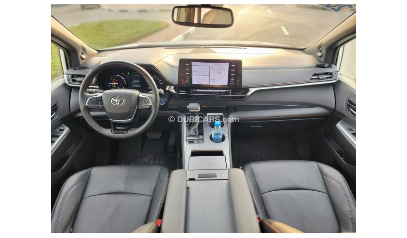 Toyota Sienna TOYOTA SIENNA - Hybrid -  2021 - XLE FULL OPTION - SUNROOF -ORIGINAL LEATHER SEAT - WELL MAINTAINED