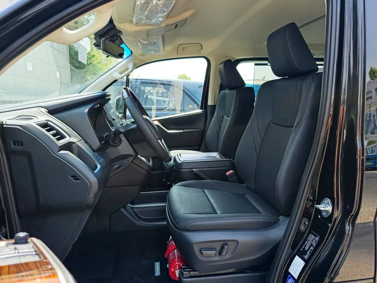 تويوتا جرافينا Premium GCC Specs | Brand Luxury 6-Seater