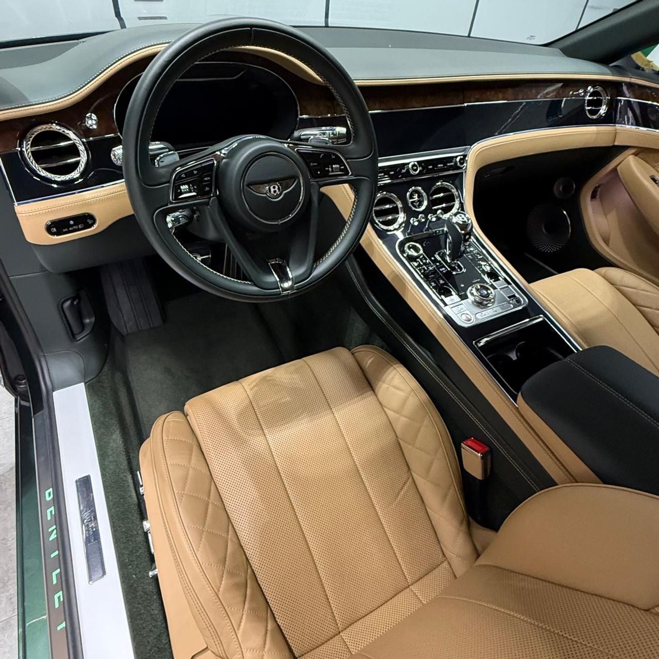 بنتلي كونتيننتال جي تي 4.0T V8