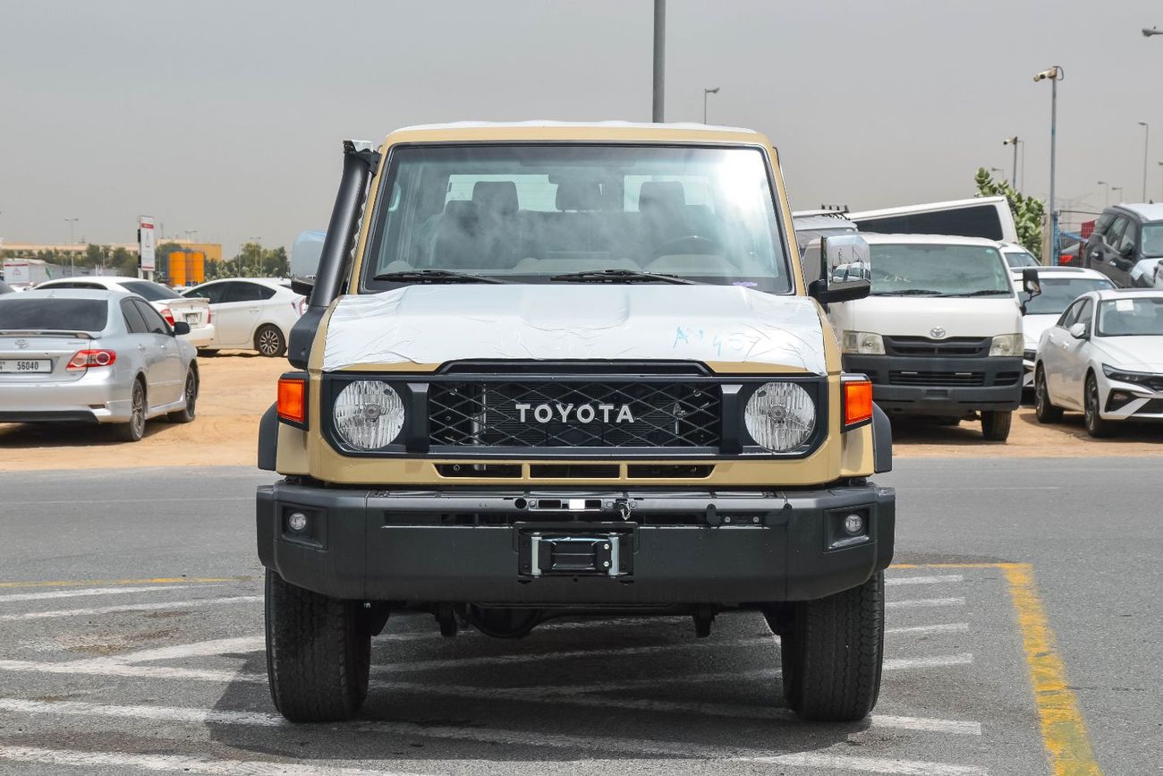 Toyota Land Cruiser 70 TOYOTA LAND CRUISER 76 4.0L 4WD 5DOOR AT SUV 2026