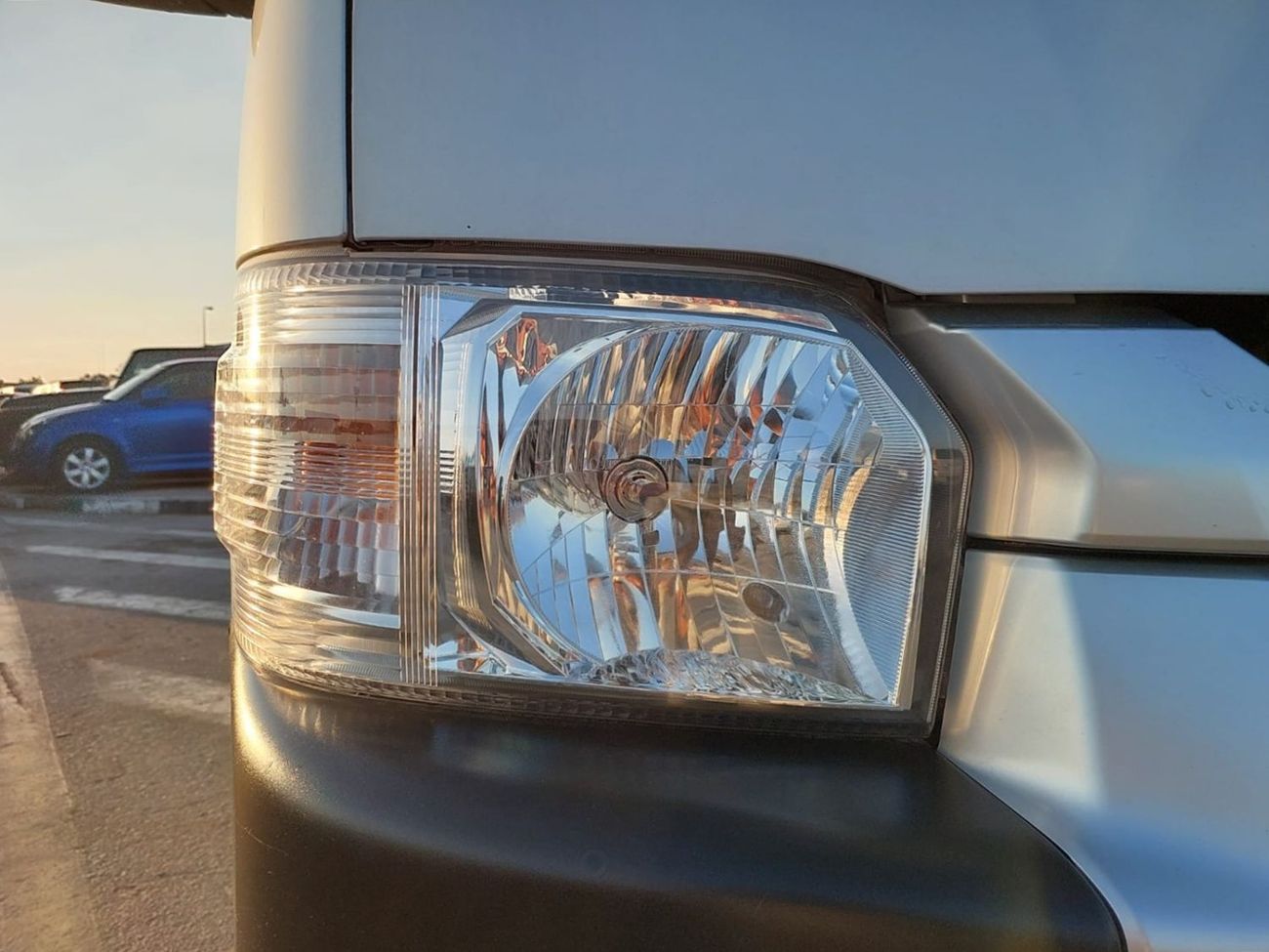 Toyota Hiace TOYOTA HIACE VAN RHD 2023 MODEL 2.8 L DIESEL AUTOMATIC(PM003751)