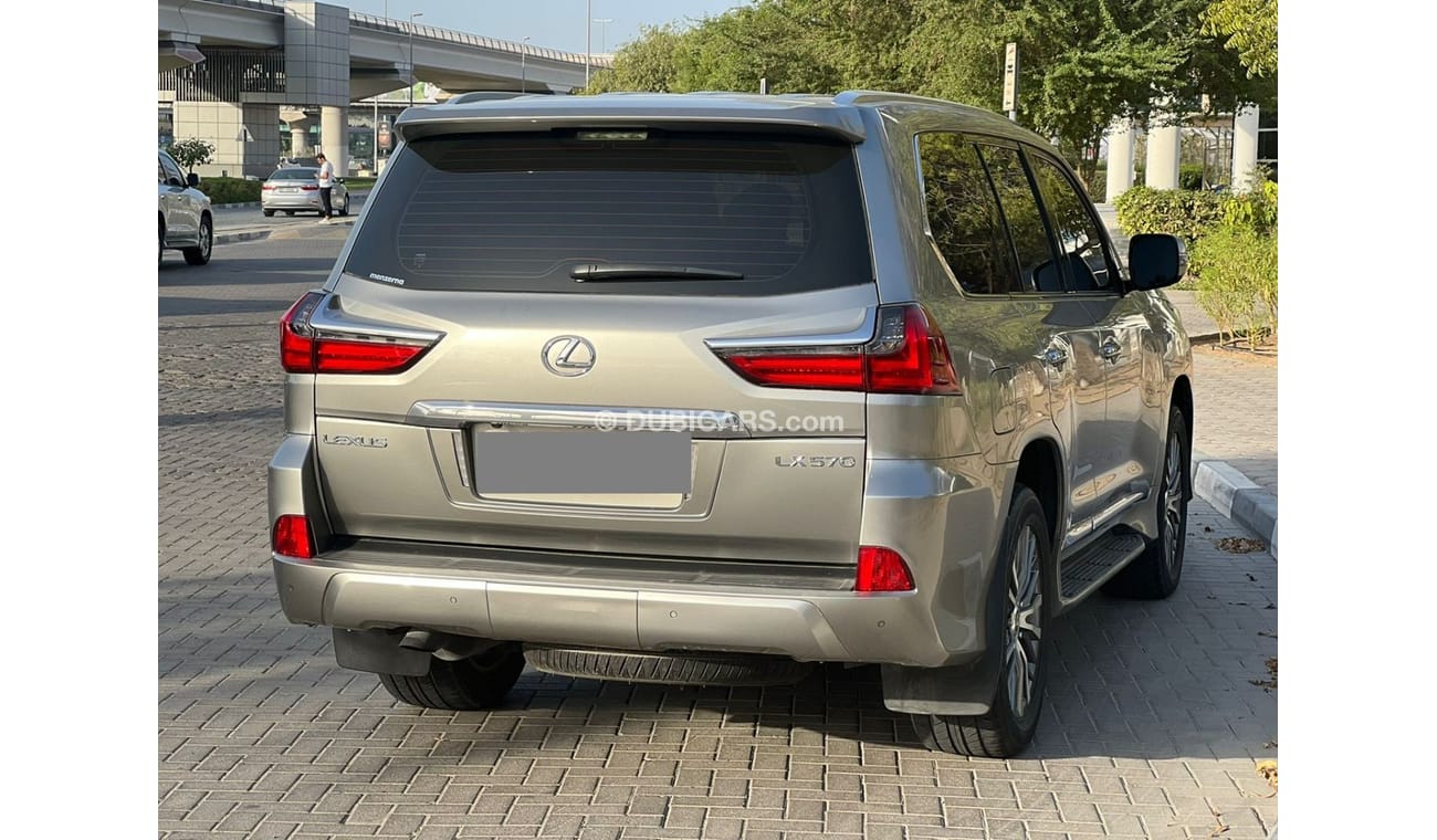 Lexus LX 570 || FSH || Warranty til 2024 || Original Paint || GCC || Pristine Condition