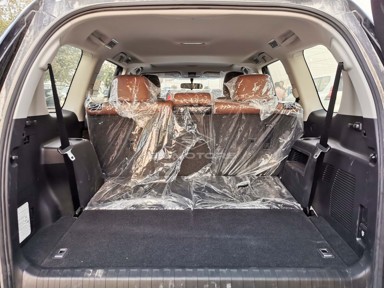 Toyota Prado 2.7L, 17" Rims, Sunroof, Rear Camera, Front Power Seats, Leather Seats, Rear A/C (CODE # PVXR03)