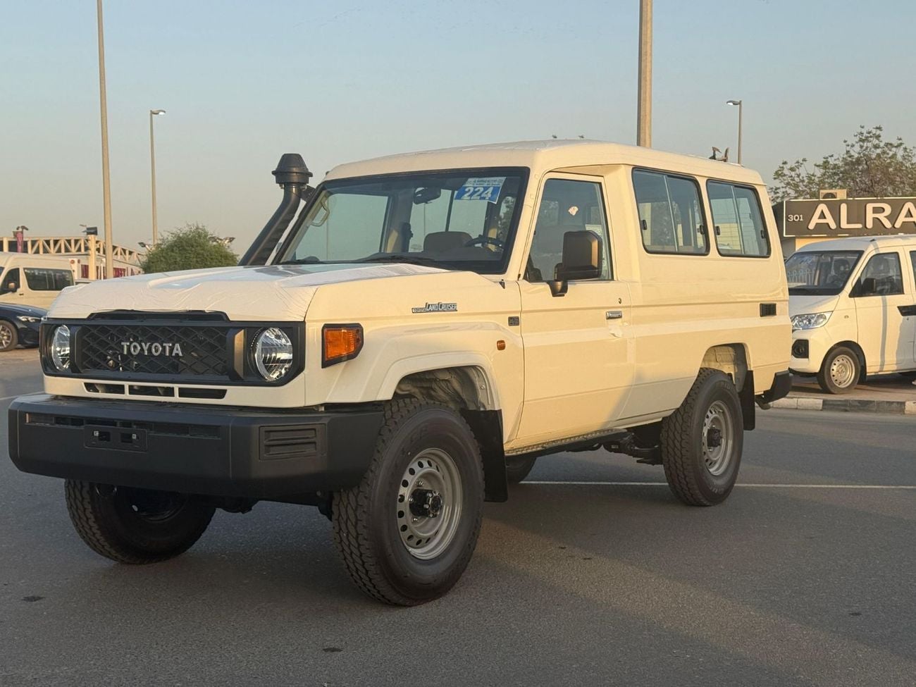 تويوتا لاند كروزر 70 LC 78 HARDTOP 2.8L AT EXPORT ONLY - 2.8L DSL A/T