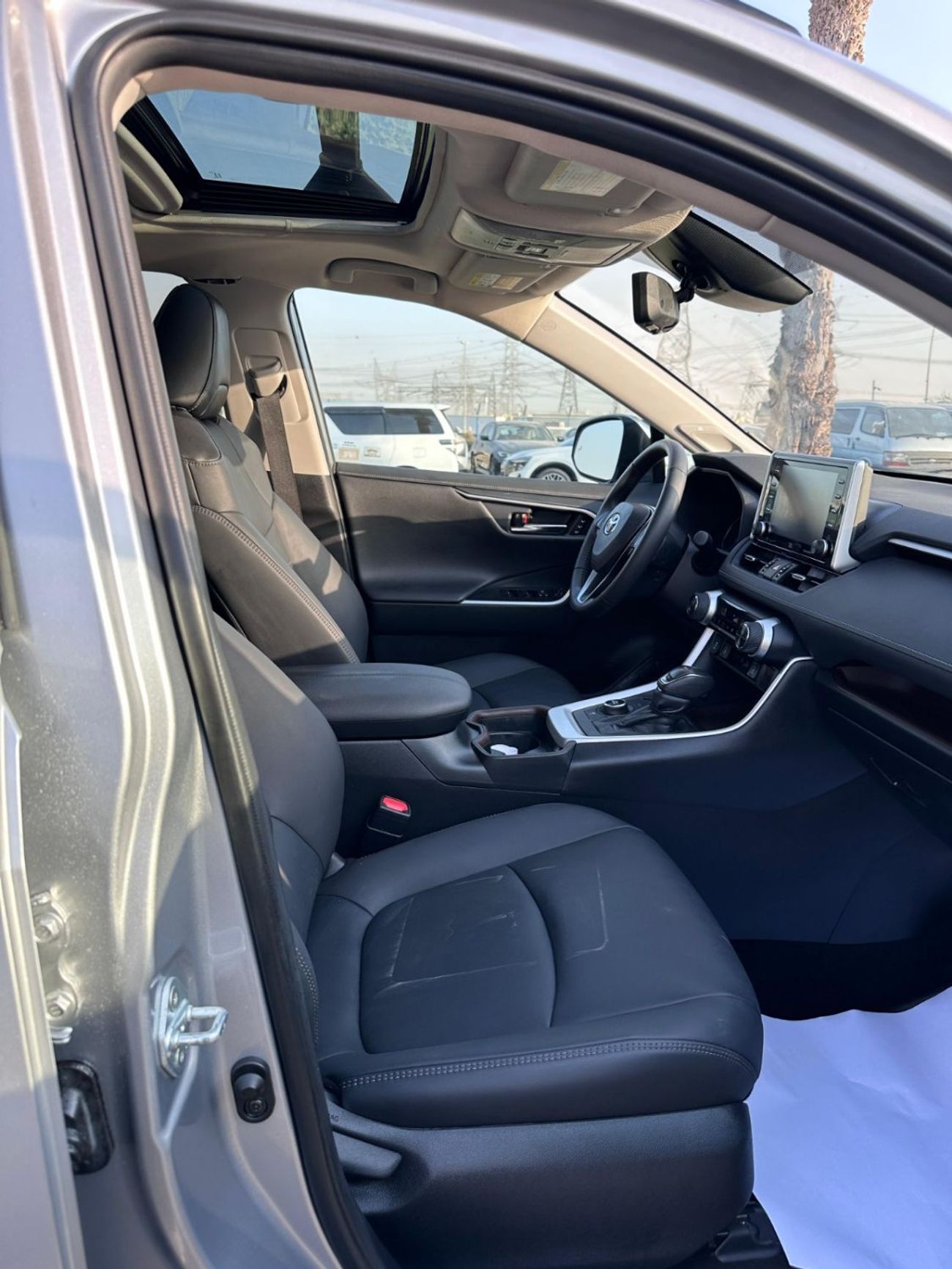 تويوتا راف ٤ RAV 4 2021 4WD PETROL HYBRID LEFT HAND