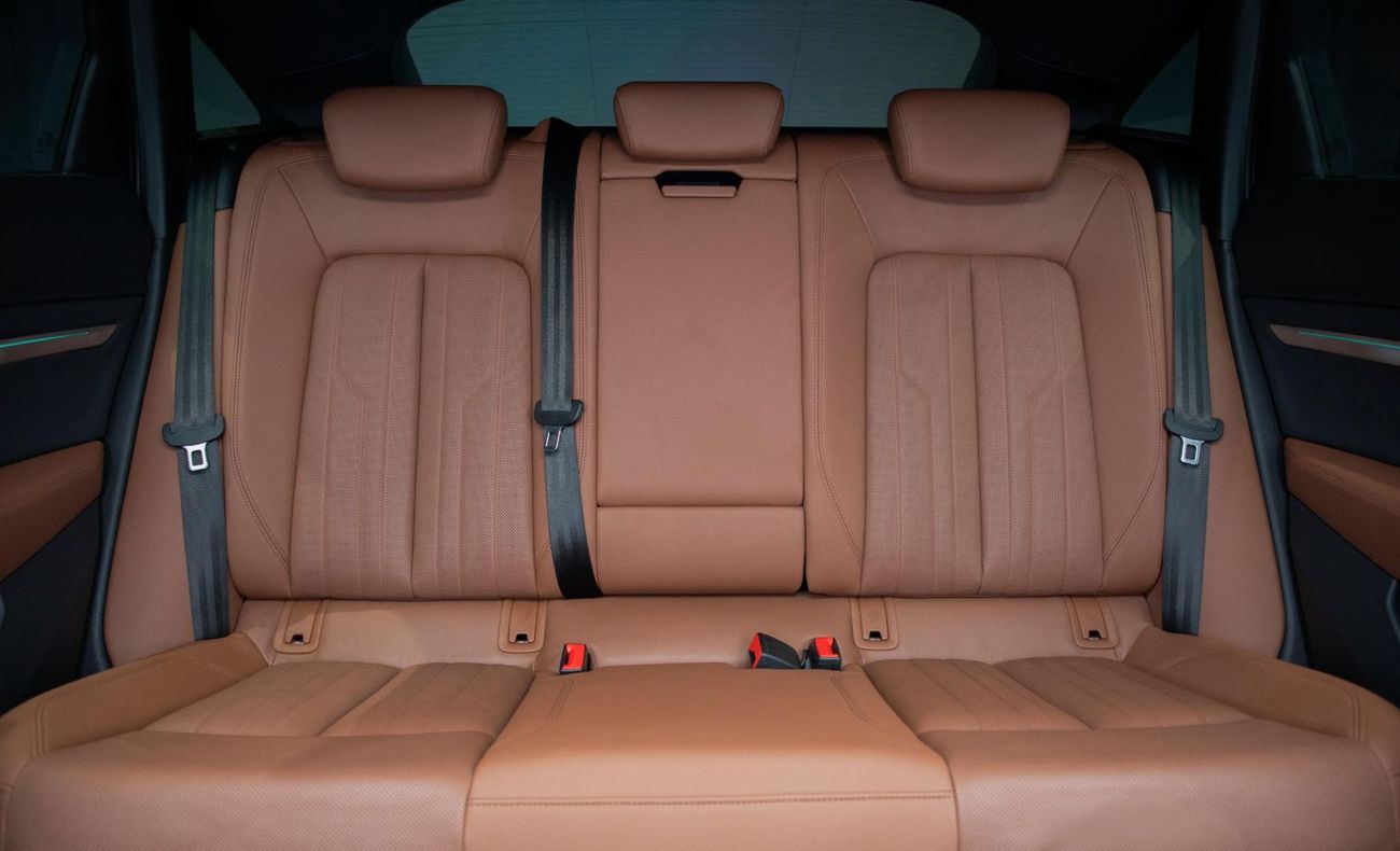 أودي إي ترون سبورتباك 50 Quattro S-Line