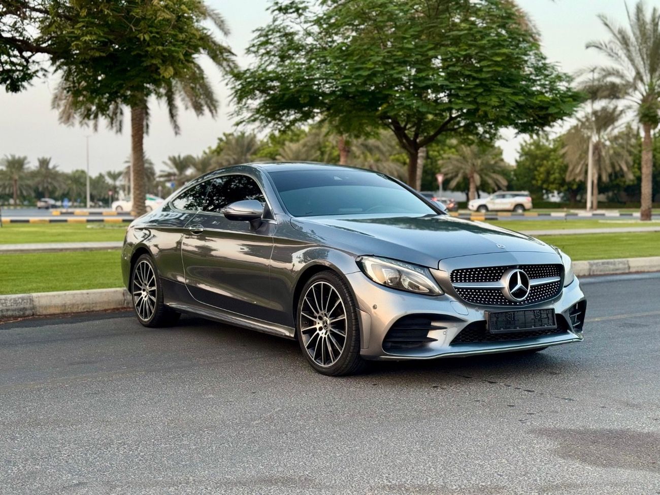 Mercedes-Benz C 200 MERCEDES C200 COUPE MODEL 2018 GCC SPACE FULL OPTION