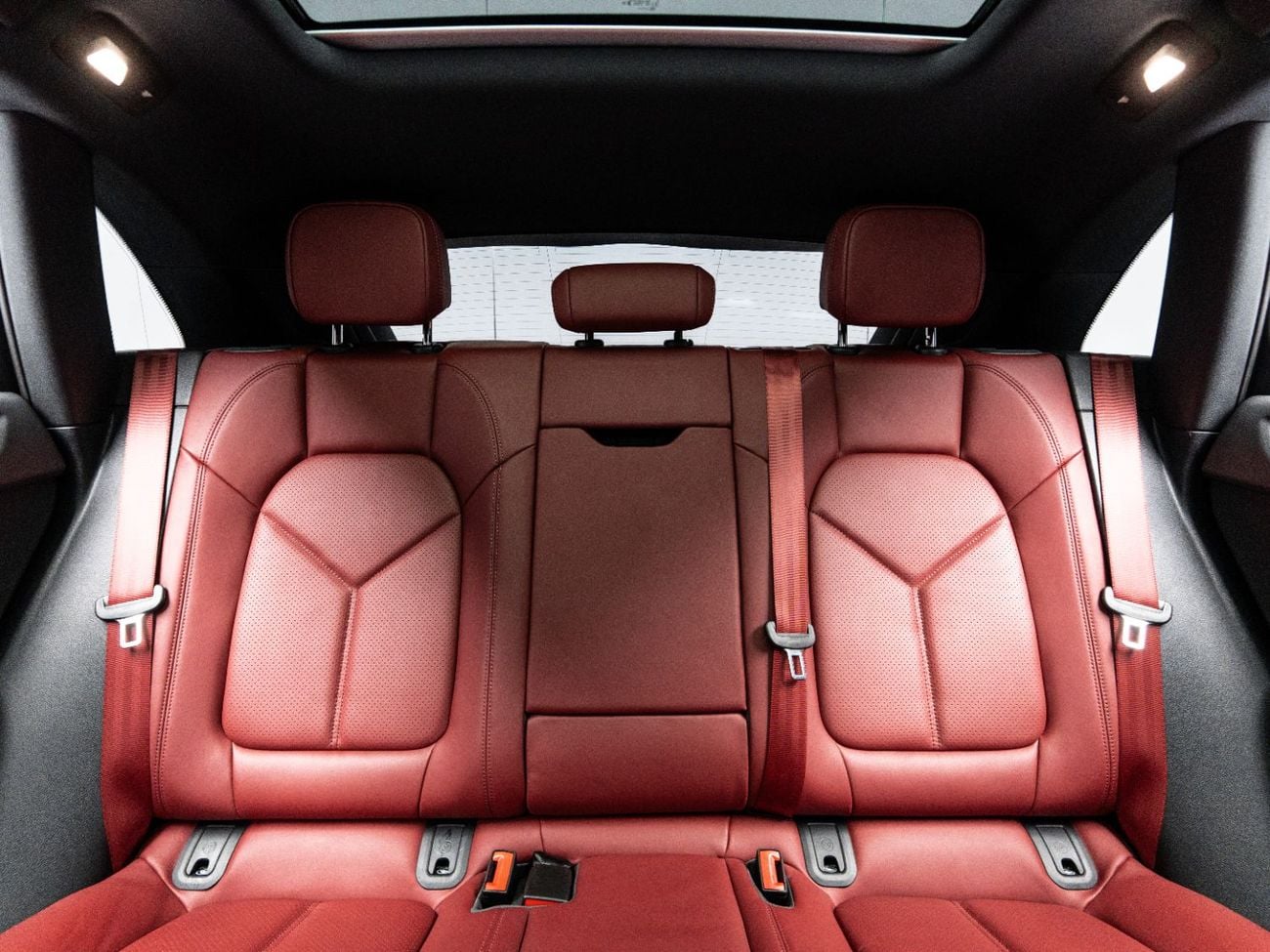 Porsche Macan S 3.0L (340 HP) 2024 Porsche Macan S, 2.9 V6, 4WD, 375bhp, 7 Speed Dual-Clutch Automatic