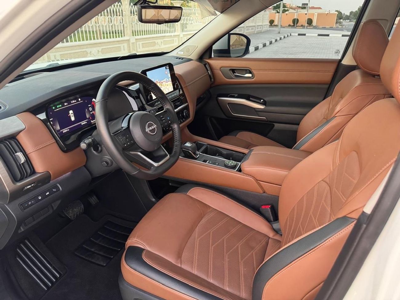 نيسان باثفايندر Pathfinder SL full option top of range GCC. Specs. Free accident.